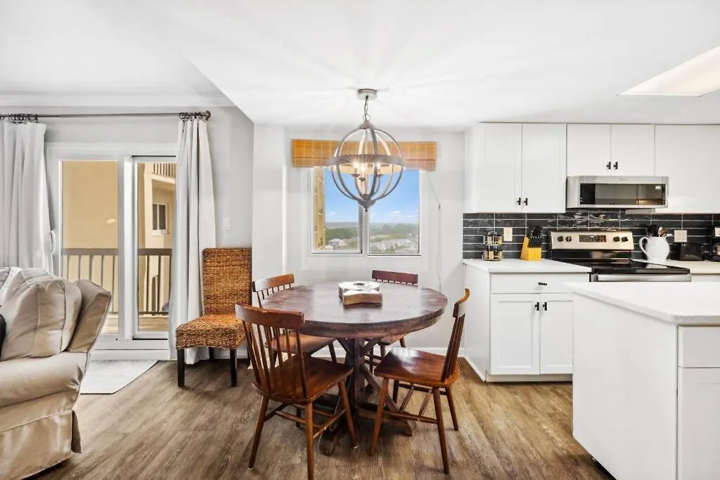 Sea Escape 2 Bedroom Beachfront At Pinnacle Port Panama City Beach Holiday home